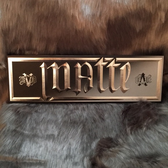 KvD MetalMatte Eyeshadow Palette - Picture 5 of 8